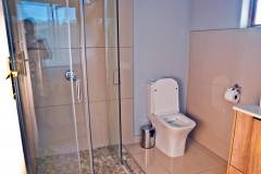CollenPillarHotels-Room-wc-1-2